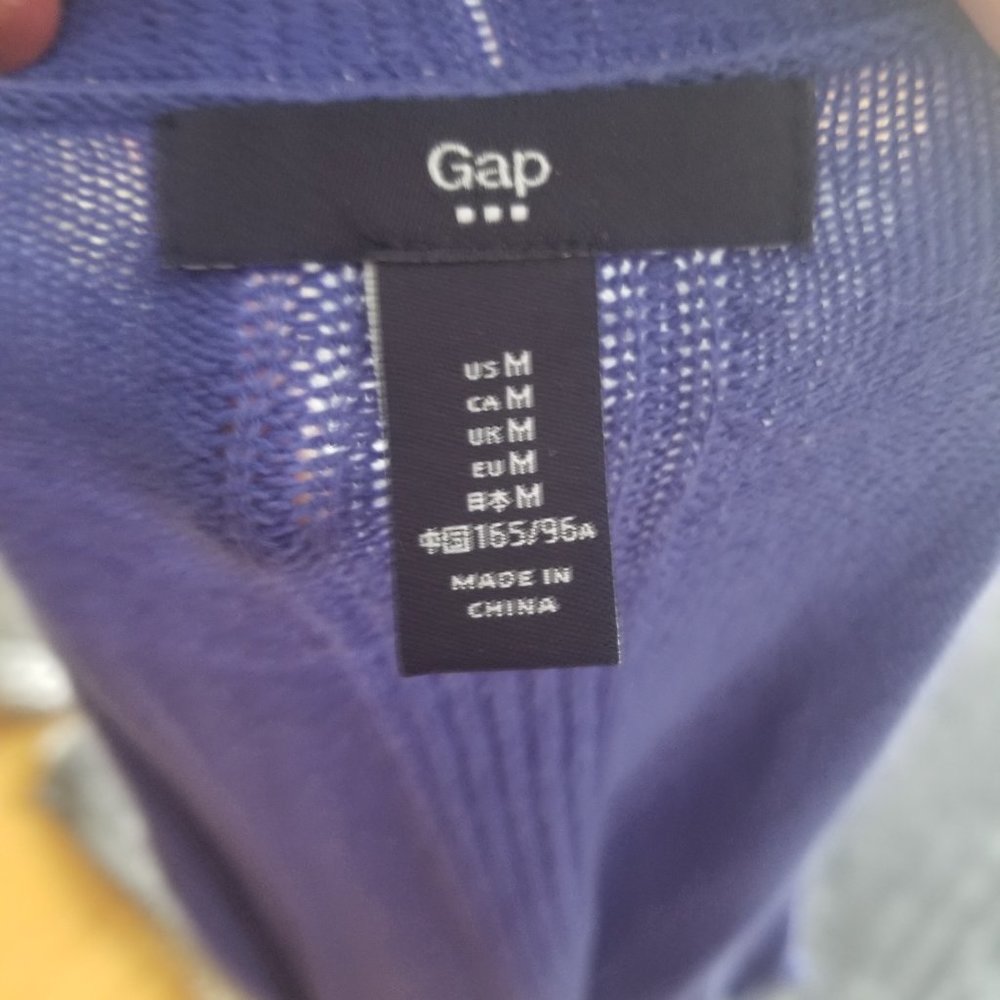 GAP Cardigan - Picture 2 of 2